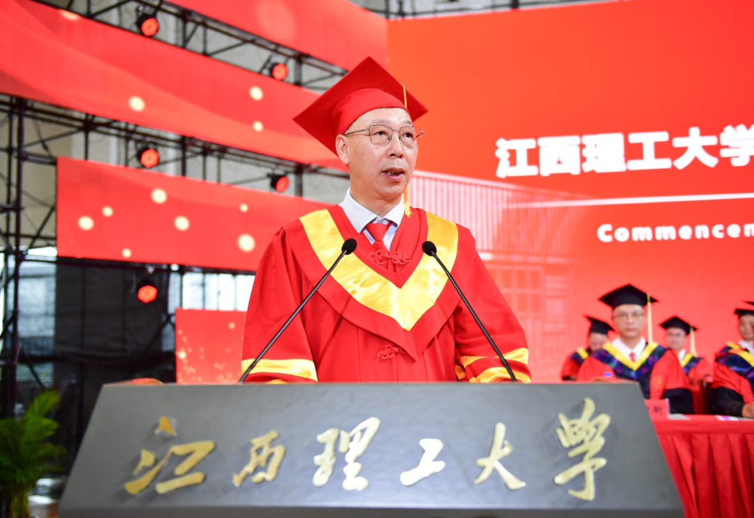 杨斌.png